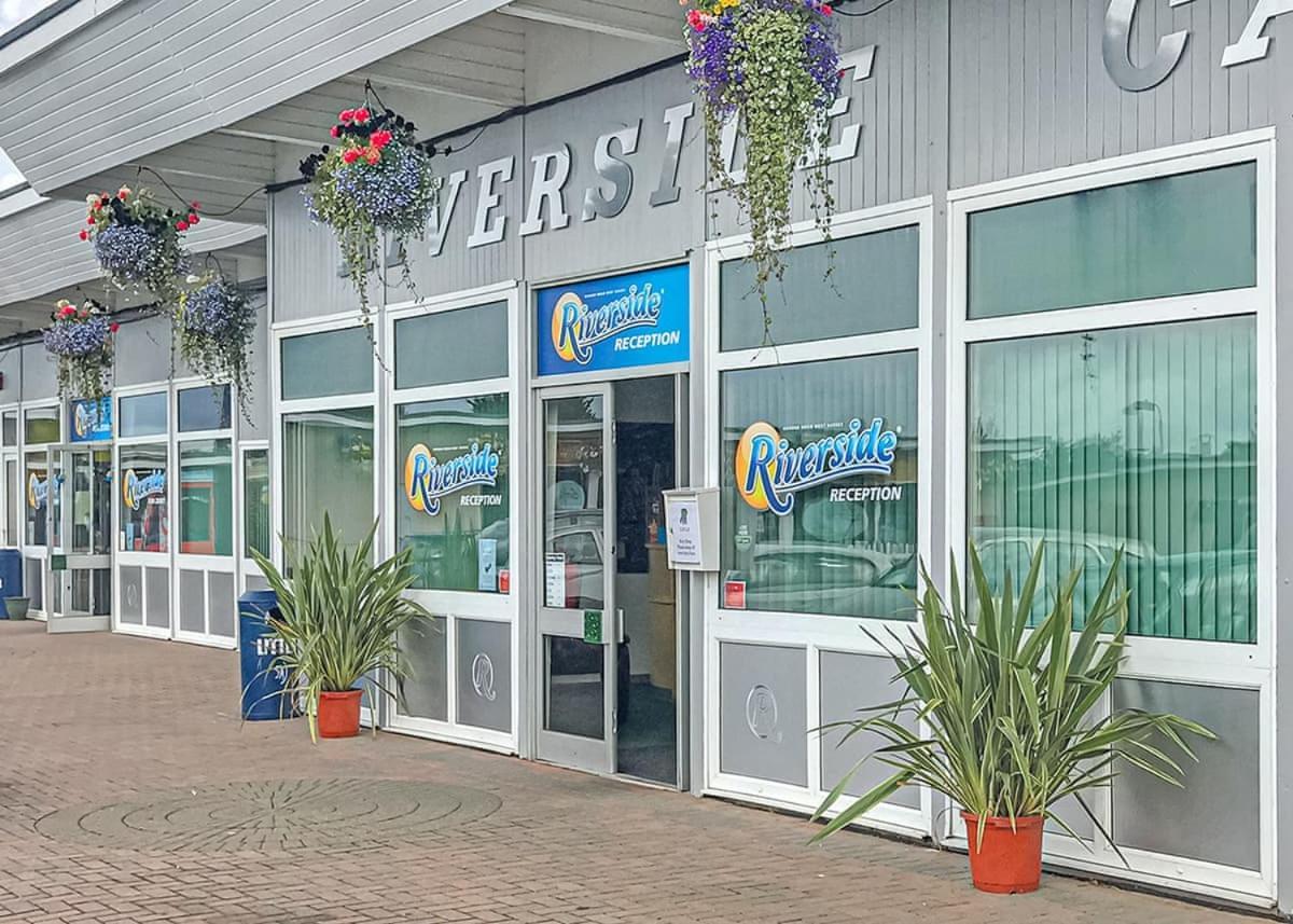 Riverside Caravan Holiday Park 博格诺里吉斯 外观 照片