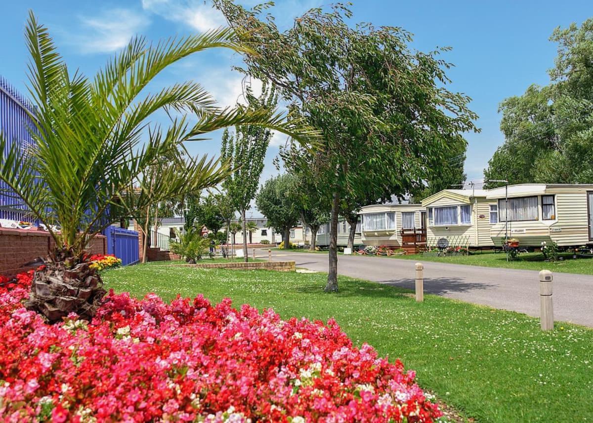 Riverside Caravan Holiday Park 博格诺里吉斯 外观 照片