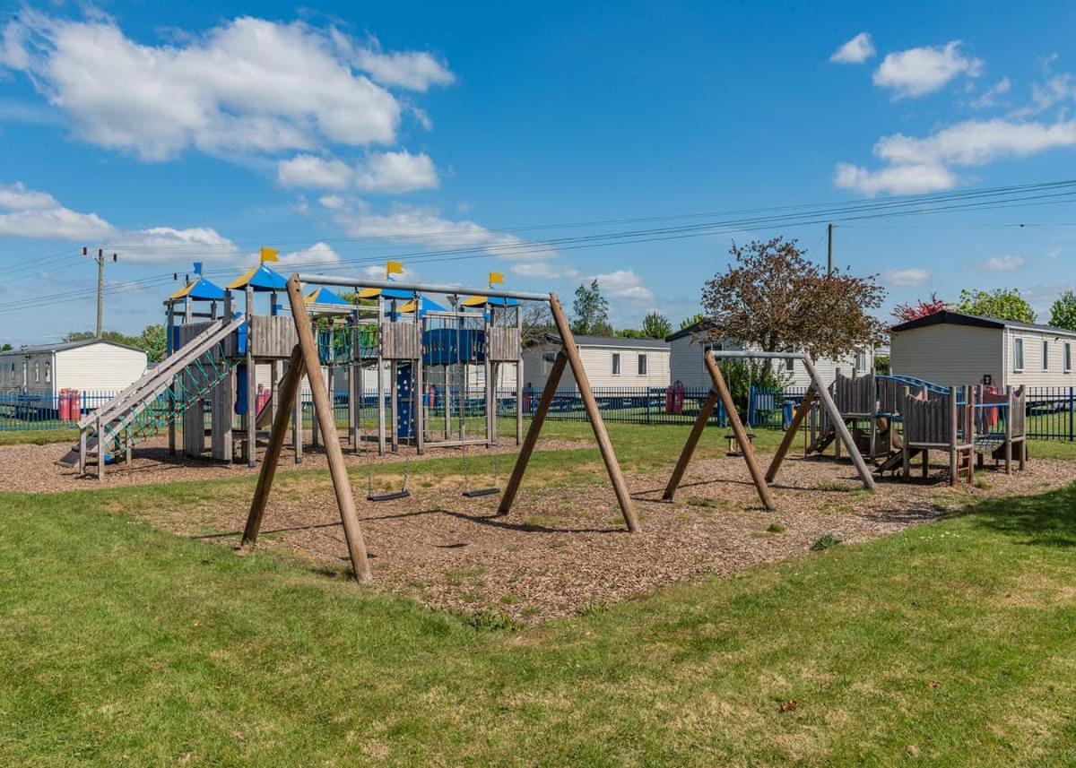Riverside Caravan Holiday Park 博格诺里吉斯 外观 照片