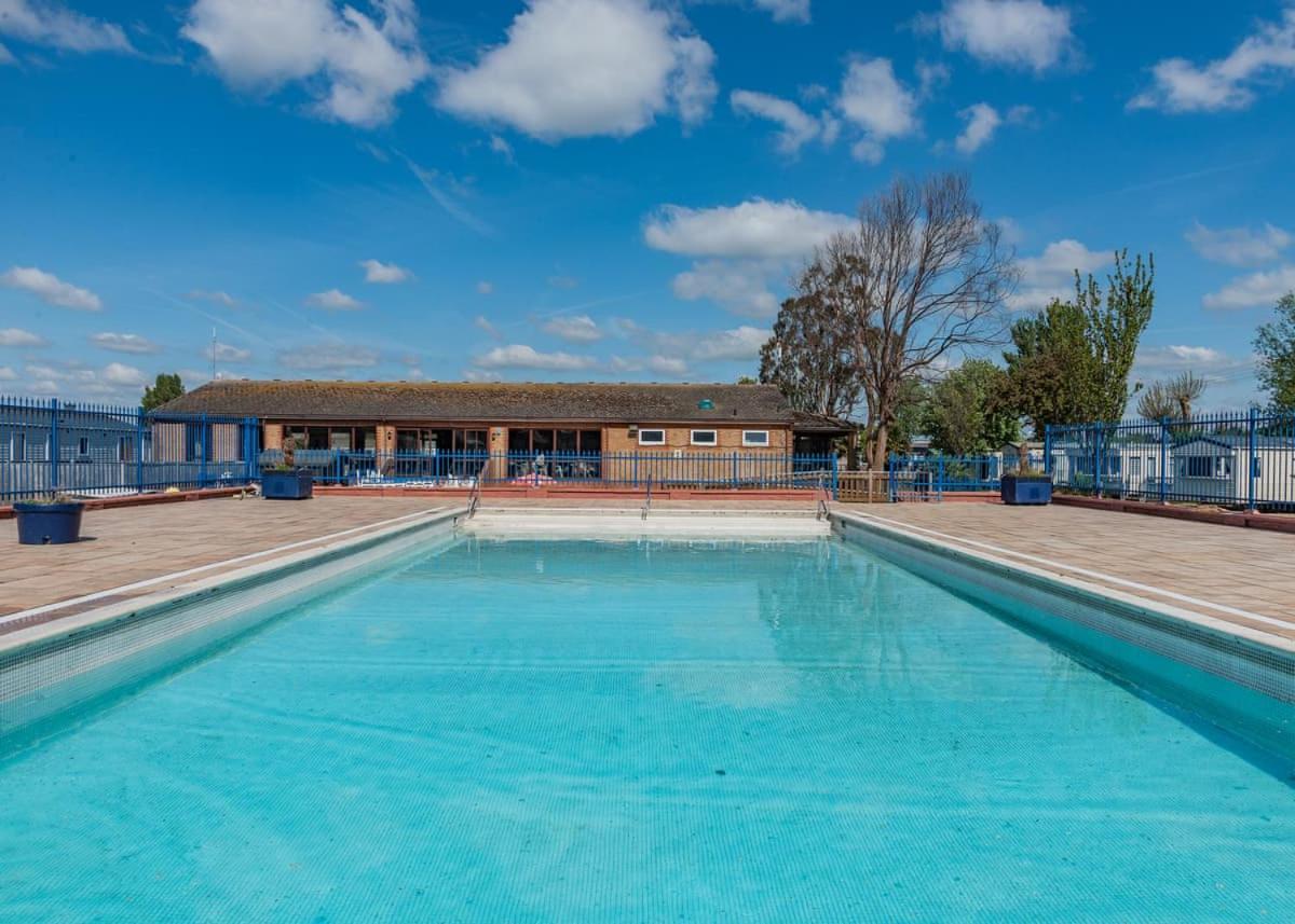 Riverside Caravan Holiday Park 博格诺里吉斯 外观 照片