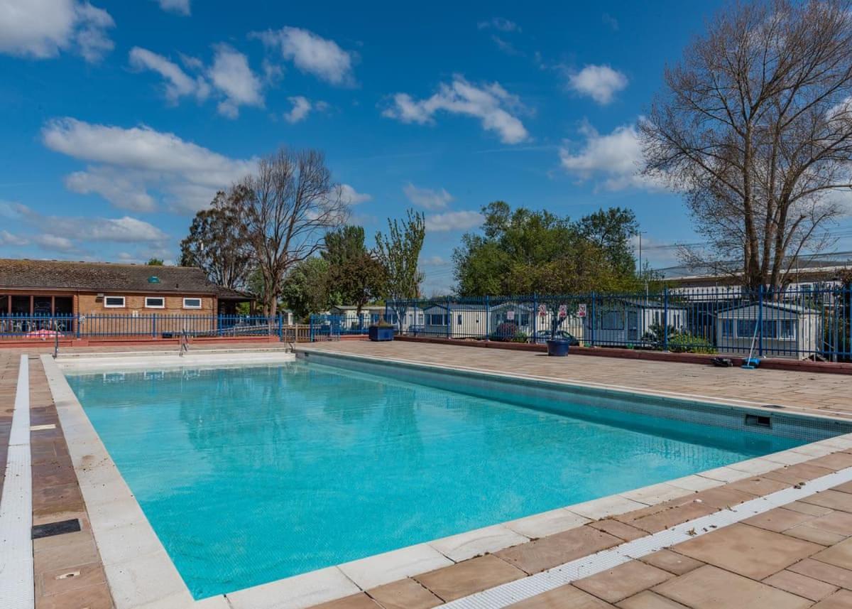 Riverside Caravan Holiday Park 博格诺里吉斯 外观 照片